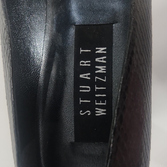 Stuart Weitzman - Black Leather Snake Print Pumps - Size 7.5 B - Picture 8 of 15